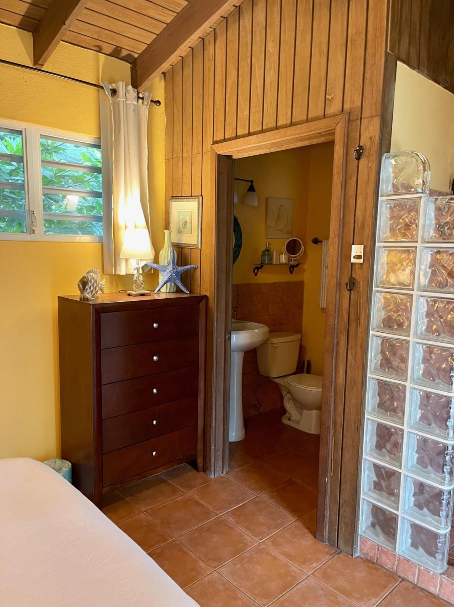 Esperanza Inn Guesthouse (Adults Only) 비에케스 객실 사진