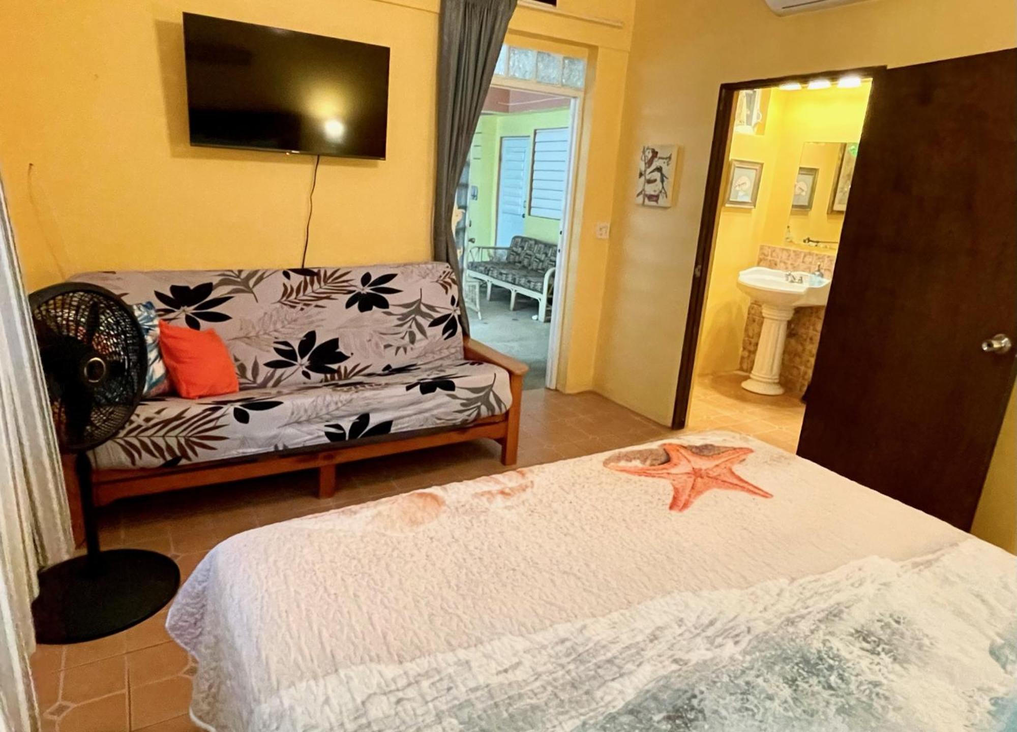 Esperanza Inn Guesthouse (Adults Only) 비에케스 객실 사진