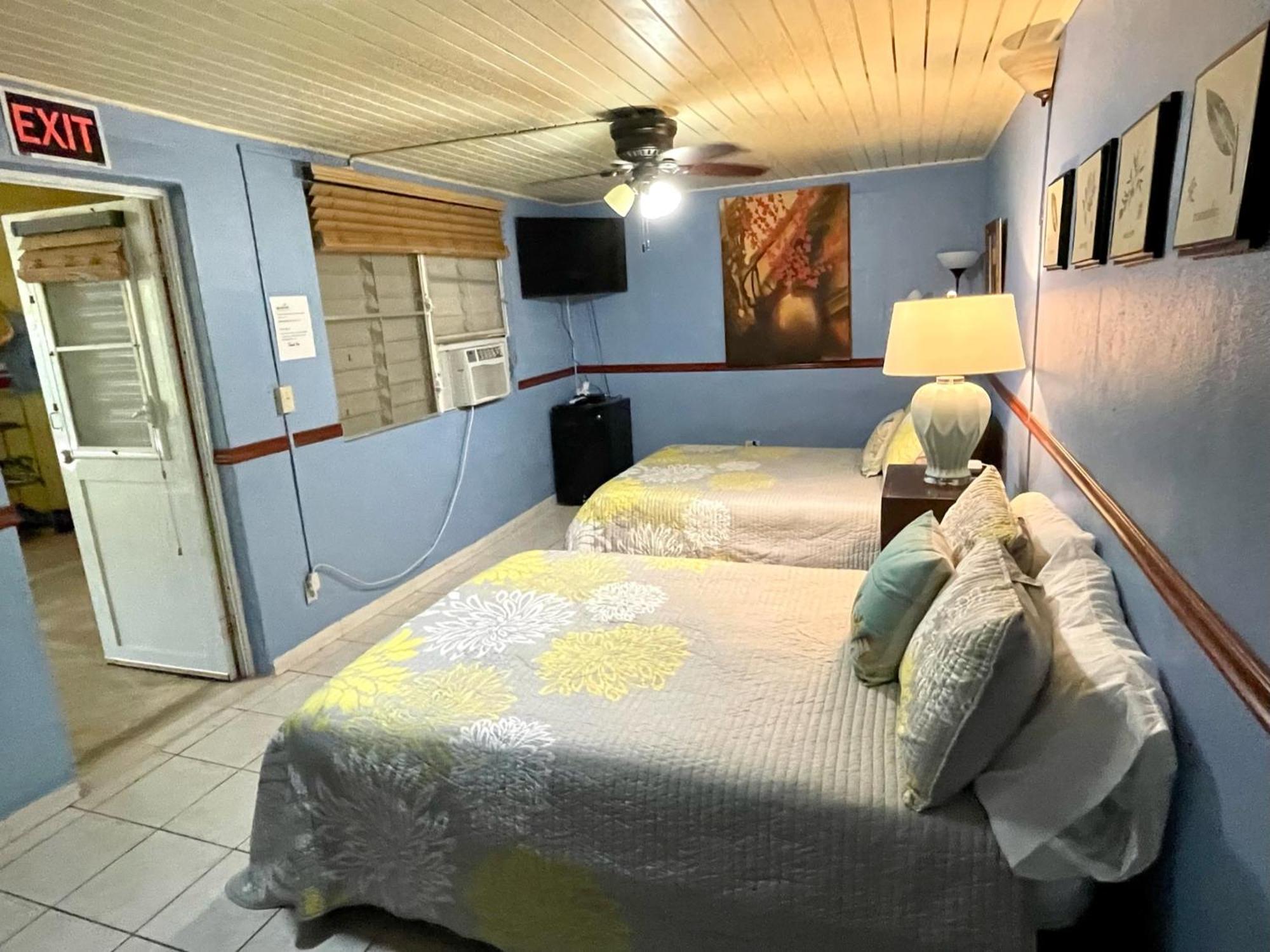 Esperanza Inn Guesthouse (Adults Only) 비에케스 객실 사진