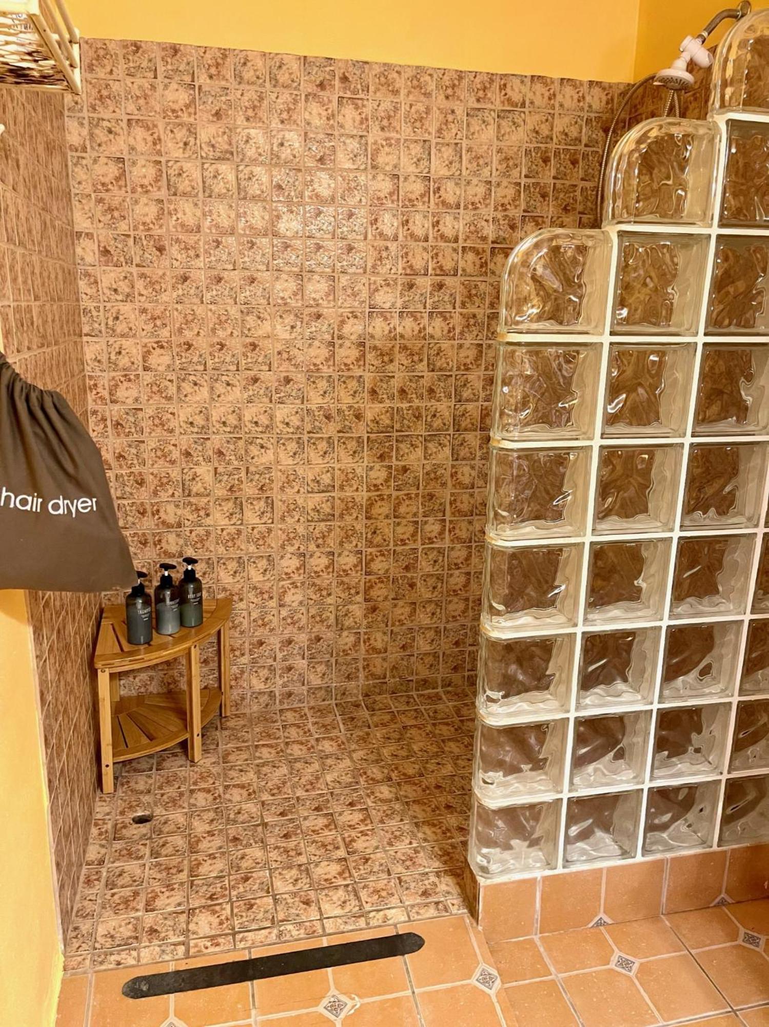 Esperanza Inn Guesthouse (Adults Only) 비에케스 객실 사진